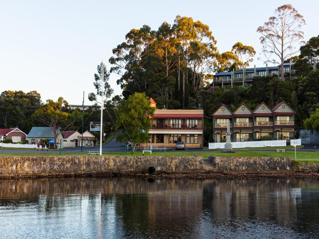 Strahan Village Exterior photo